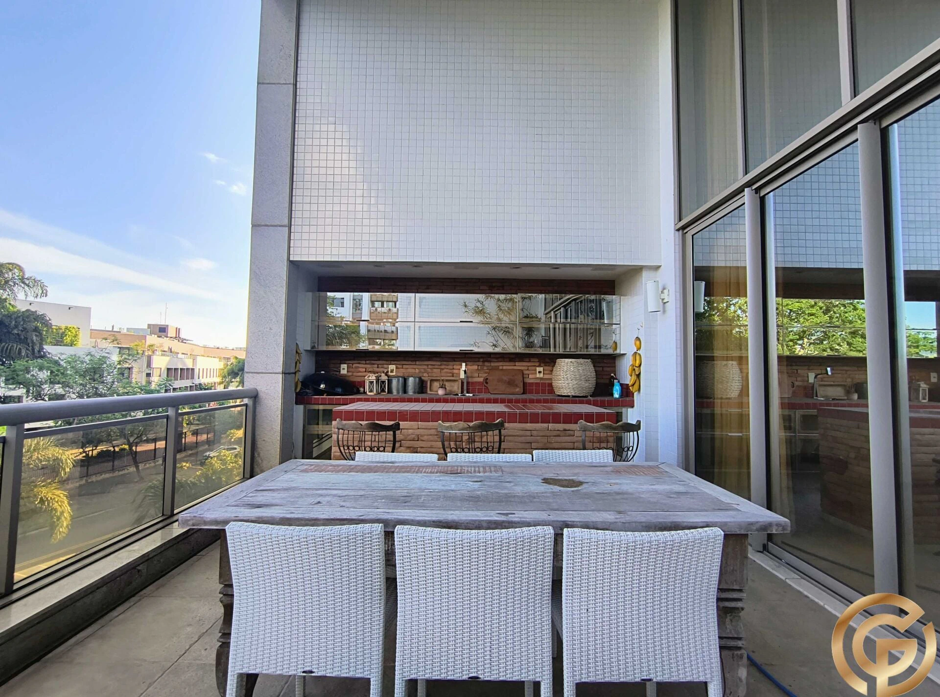 Furnished 400 m² apartment with 4 en-suite bedrooms — photo 11