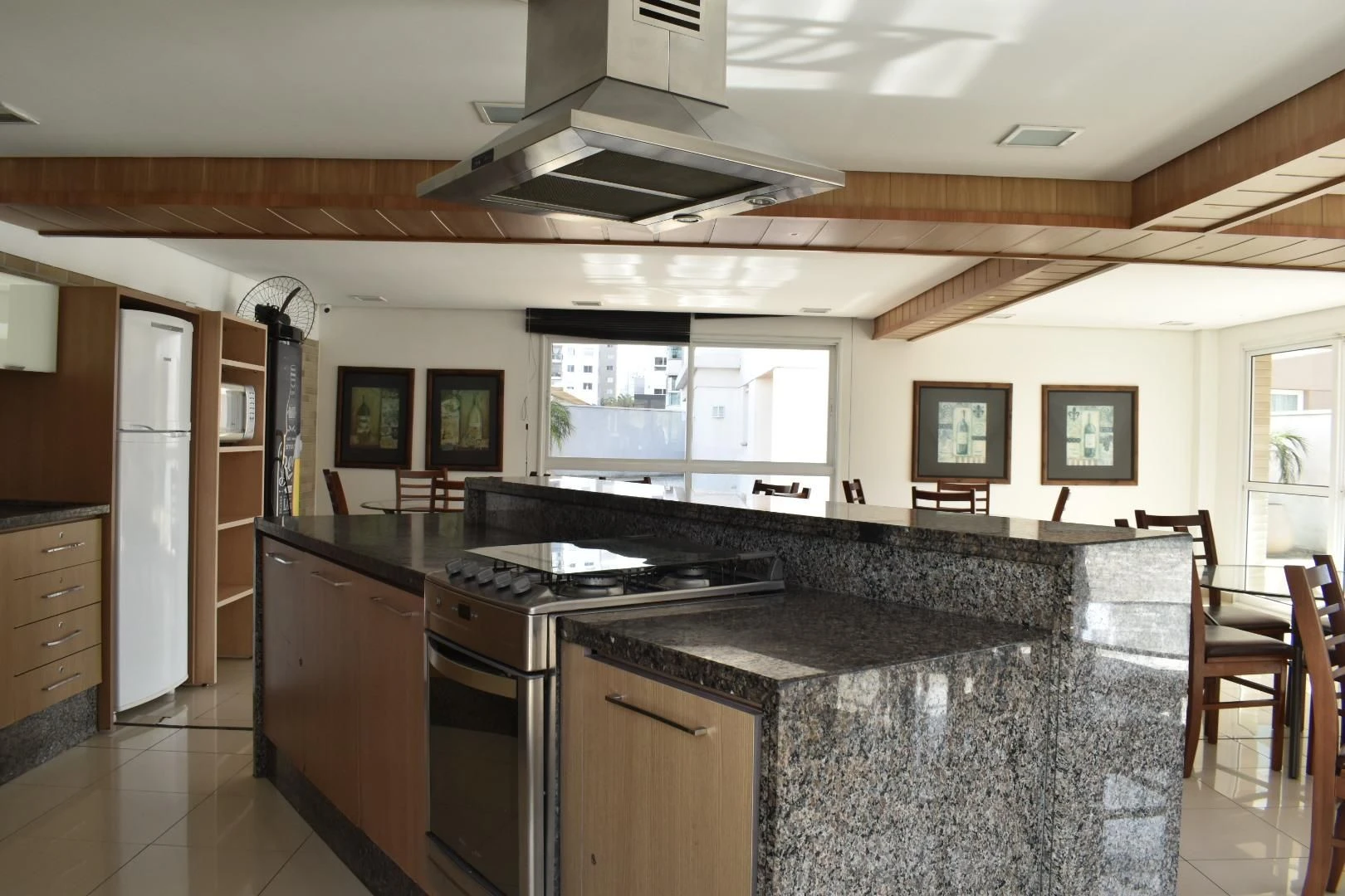 2-bedroom apartment with a home office in Curitiba — photo 41