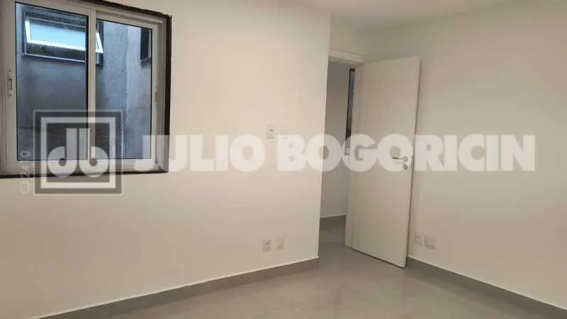 Unfurnished 2-bedroom apartment with open-plan kitchen — photo 5