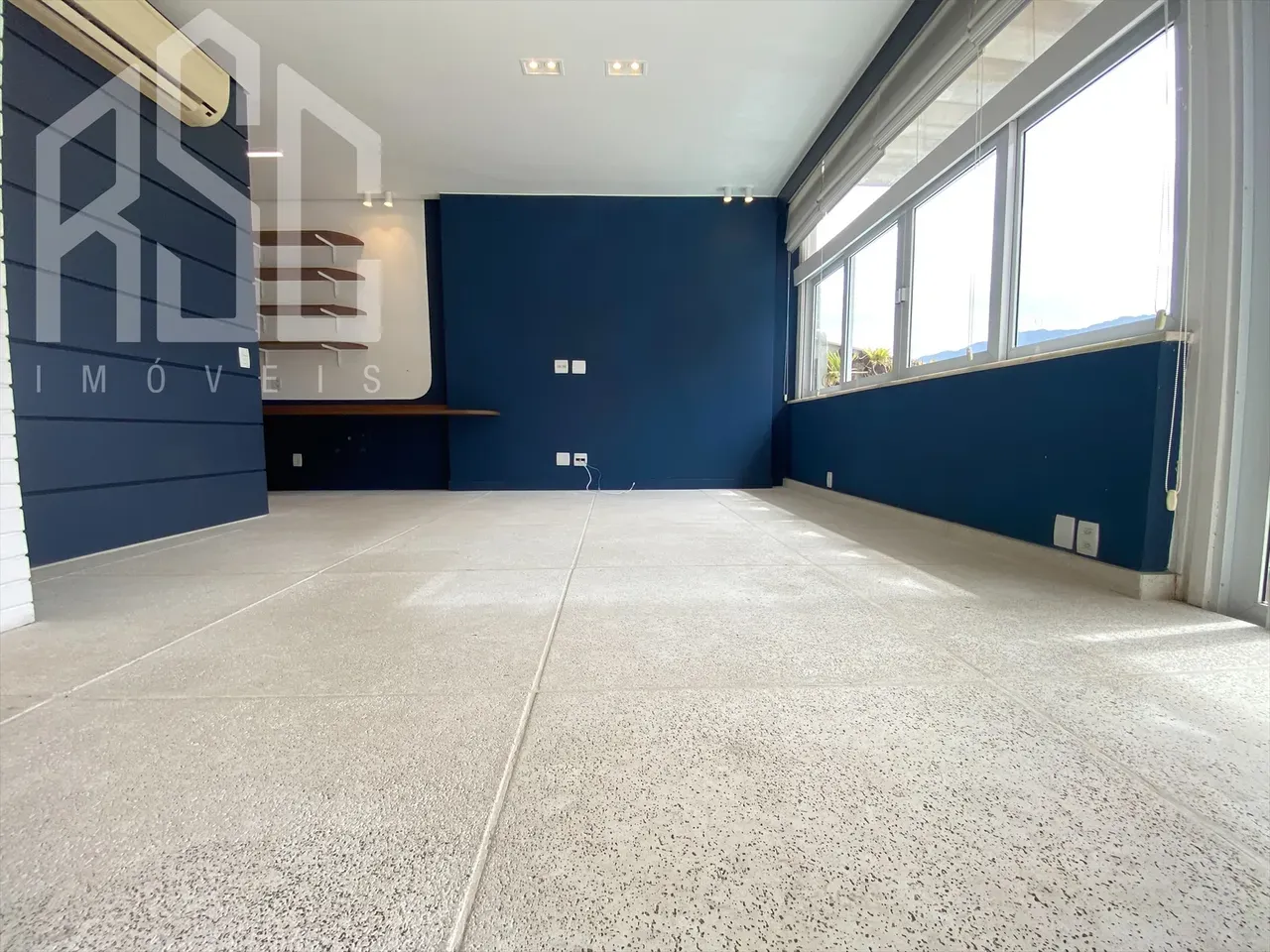 145 m² duplex penthouse with 2 bedrooms and 3 baths — photo 40