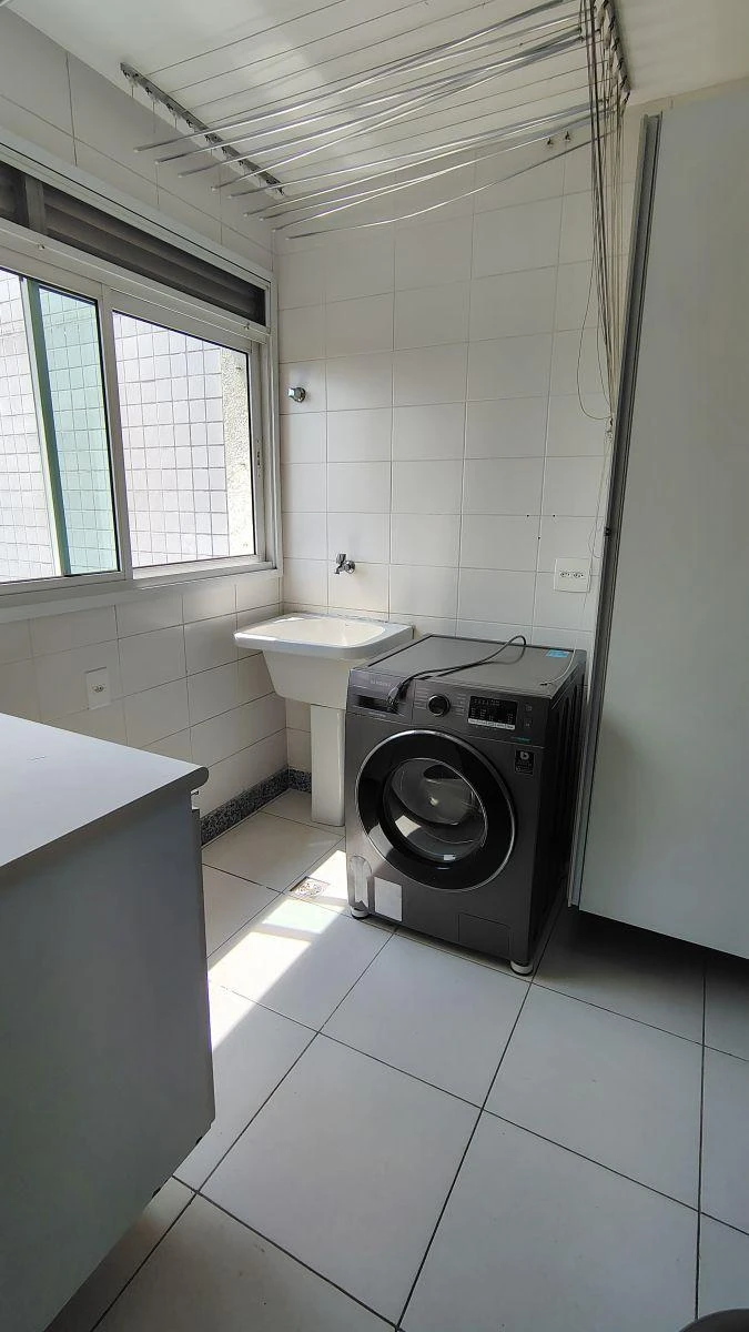 Furnished 249 m² apartment with 3 en-suite bedrooms — photo 17