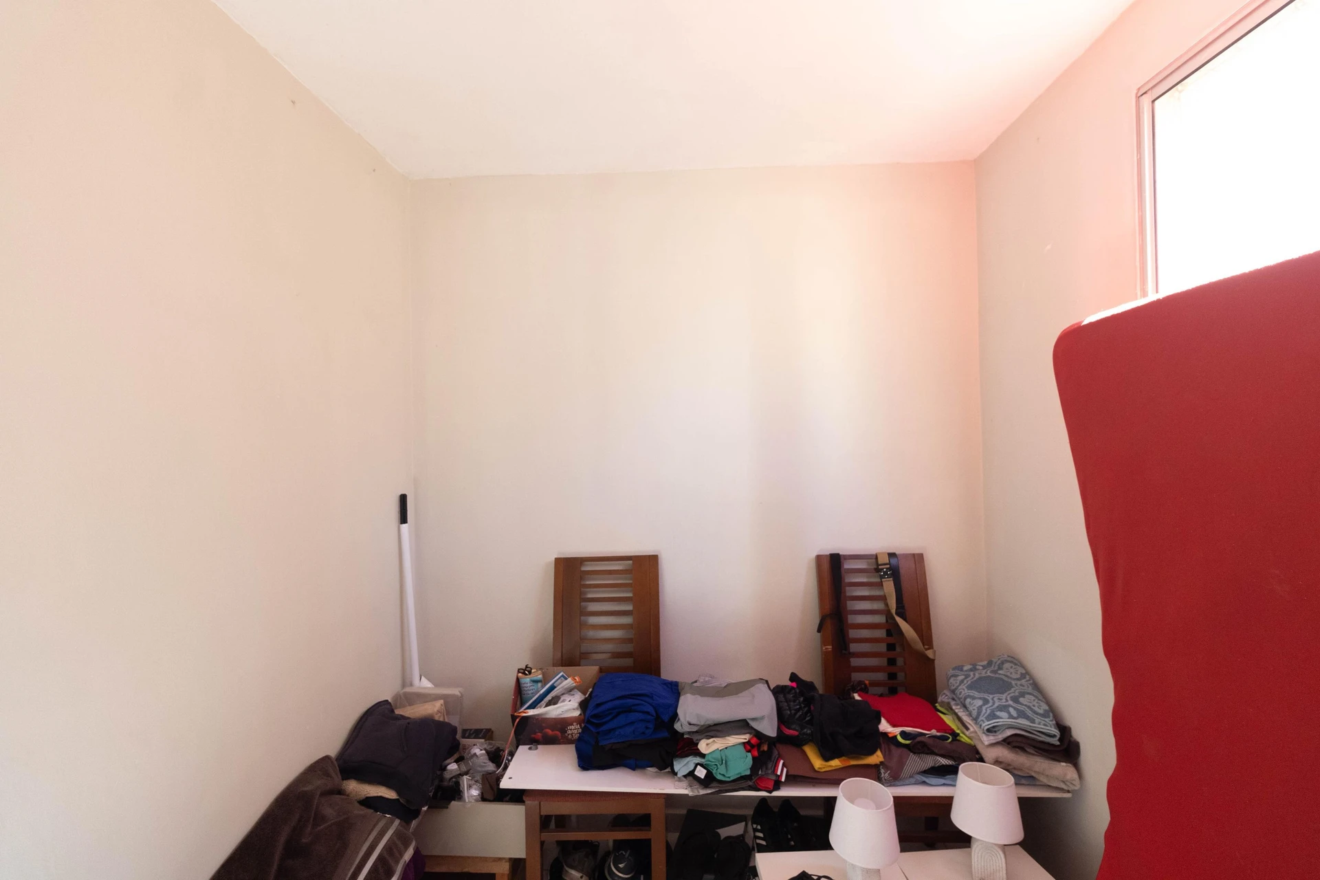 Furnished 2-bedroom apartment with condo pool — photo 40