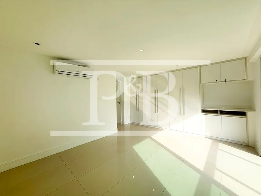 4-bedroom apartment, all with their own bathrooms, 289 m² — photo 4