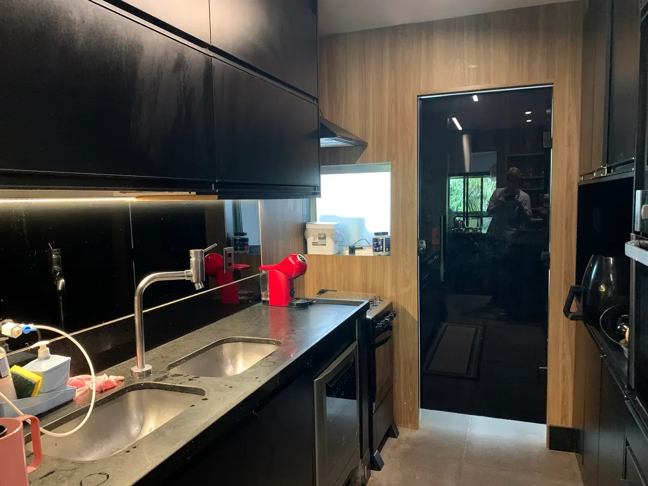 Furnished apartment with open-plan kitchen and 4 bedrooms — photo 18