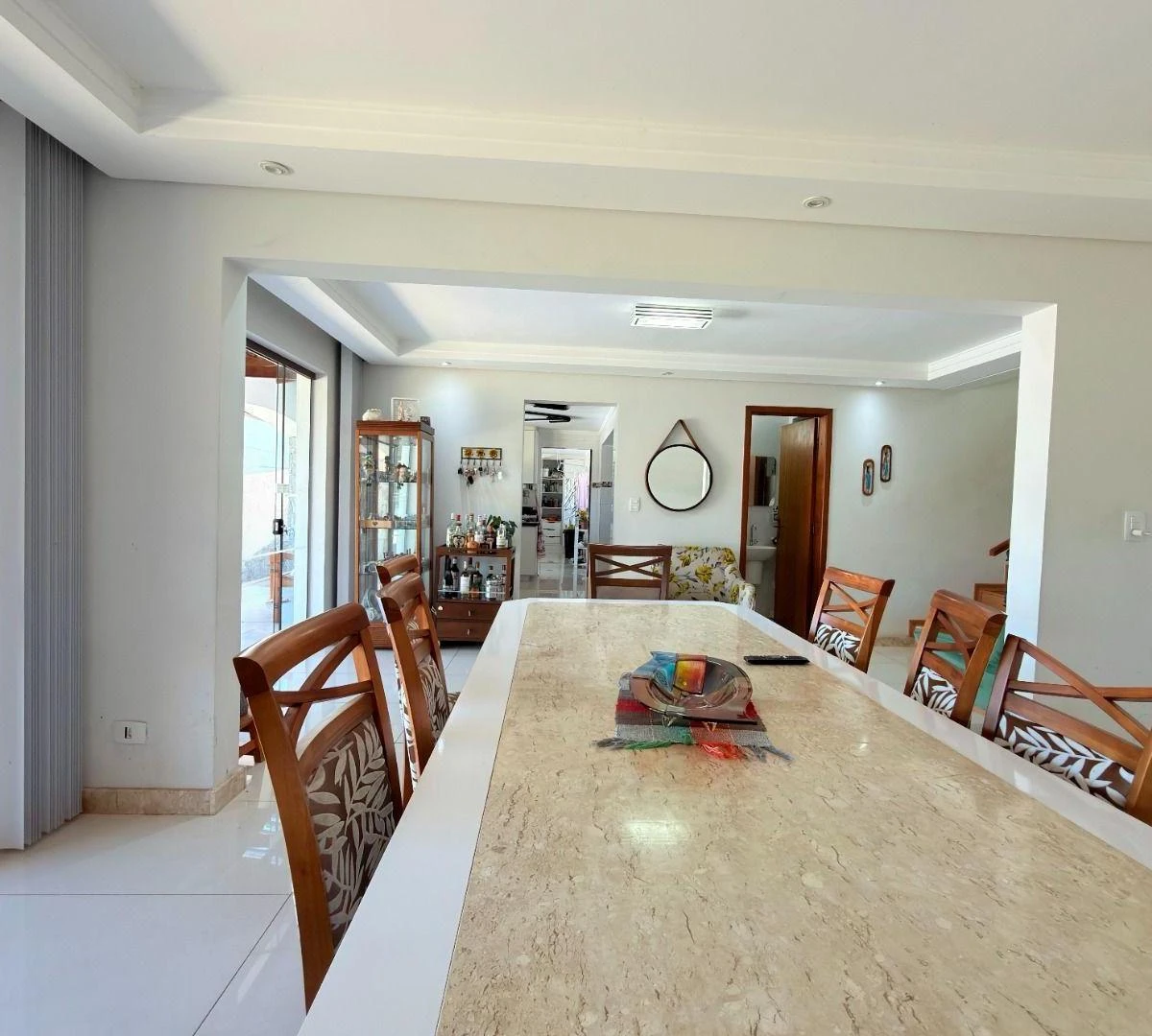 4-bedroom house with a bathtub in Curitiba — photo 24