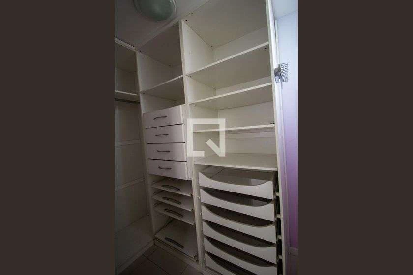 3-bedroom apartment with enclosed kitchen and private garden — photo 41