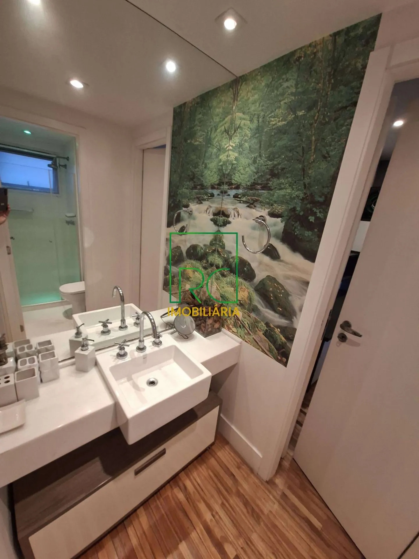 3-suite apartment with enclosed balcony and 115 m² — photo 18