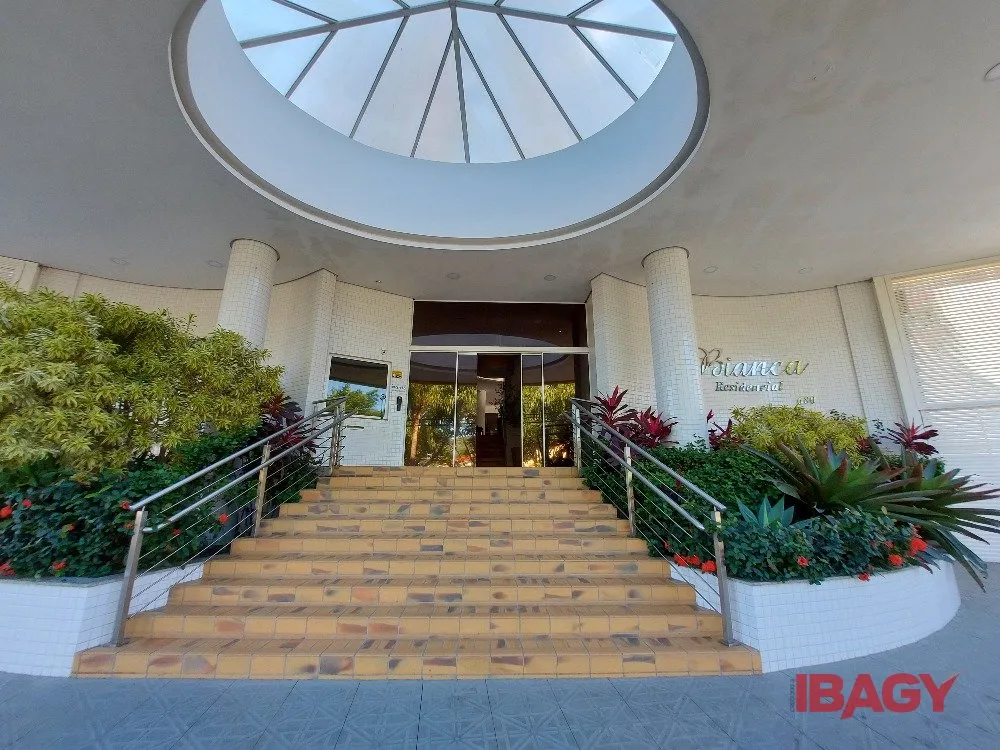 3-bedroom apartment with 1 en-suite and 2 parking spots 145 m² — photo 35