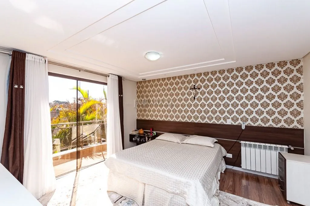 Furnished house with 4 bedrooms across 1167 m² and 8 spots — photo 30