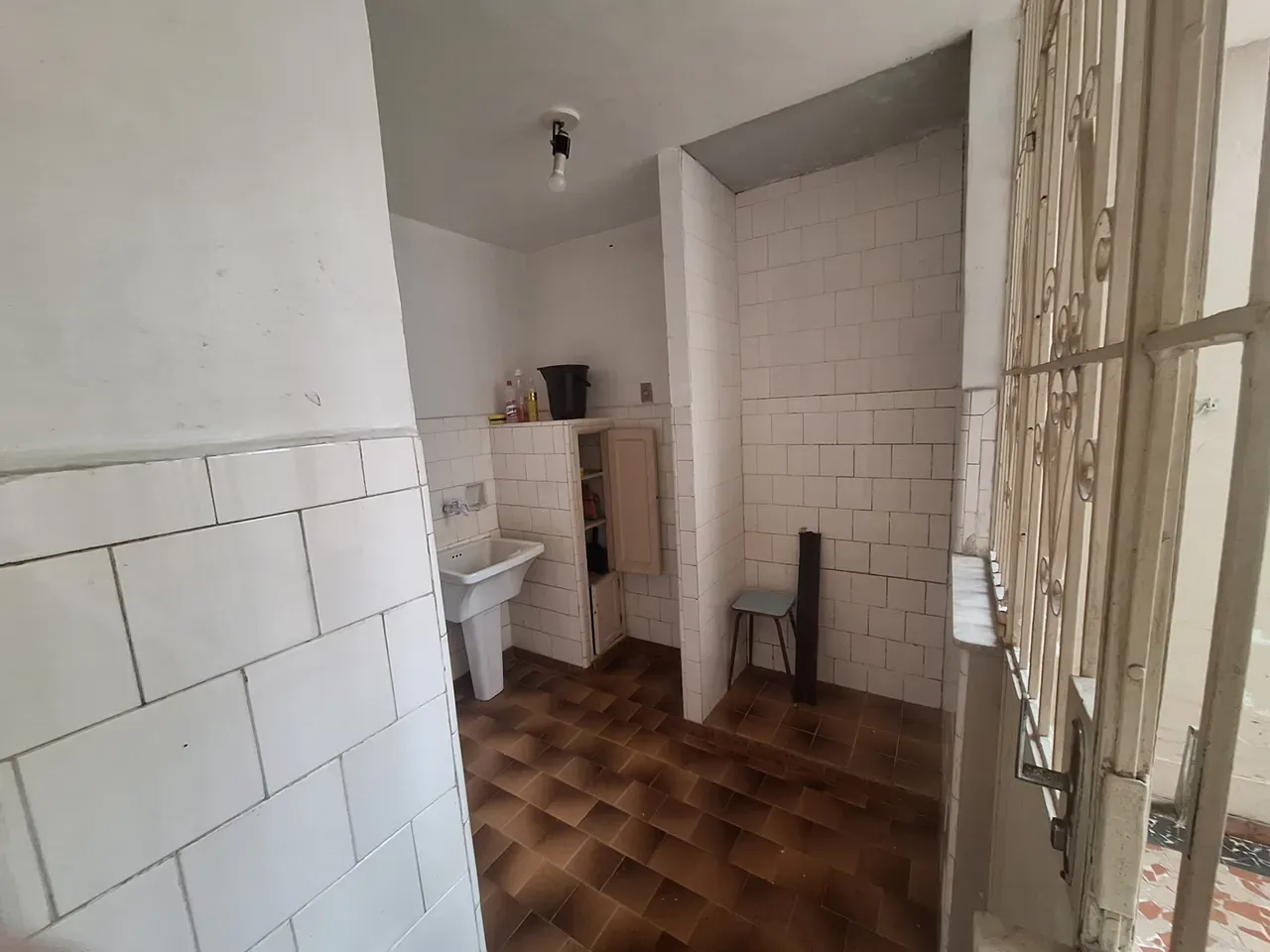 Unfurnished rental apartment with 2 bedrooms and 2 baths — photo 37