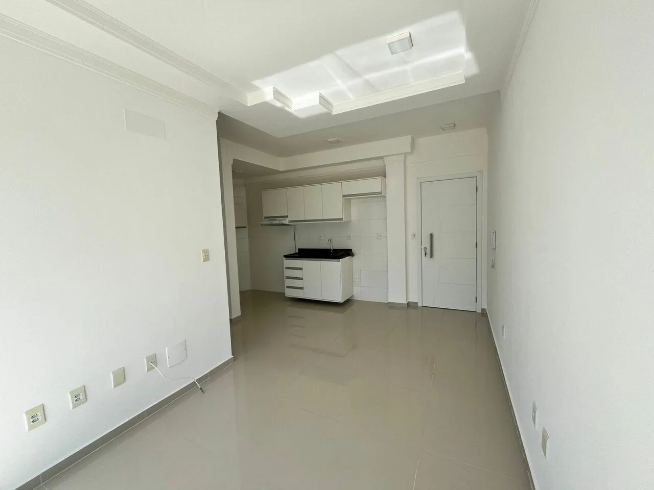 1-bedroom apartment with open kitchen and private BBQ — photo 2