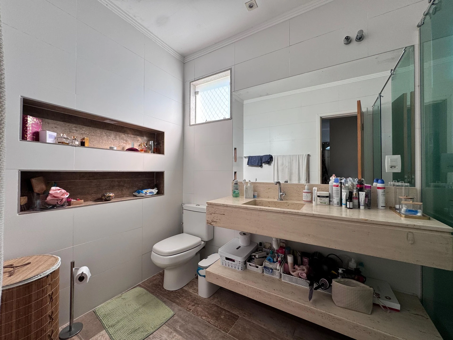 Furnished house with 4 en-suites and 6 bathrooms — photo 44