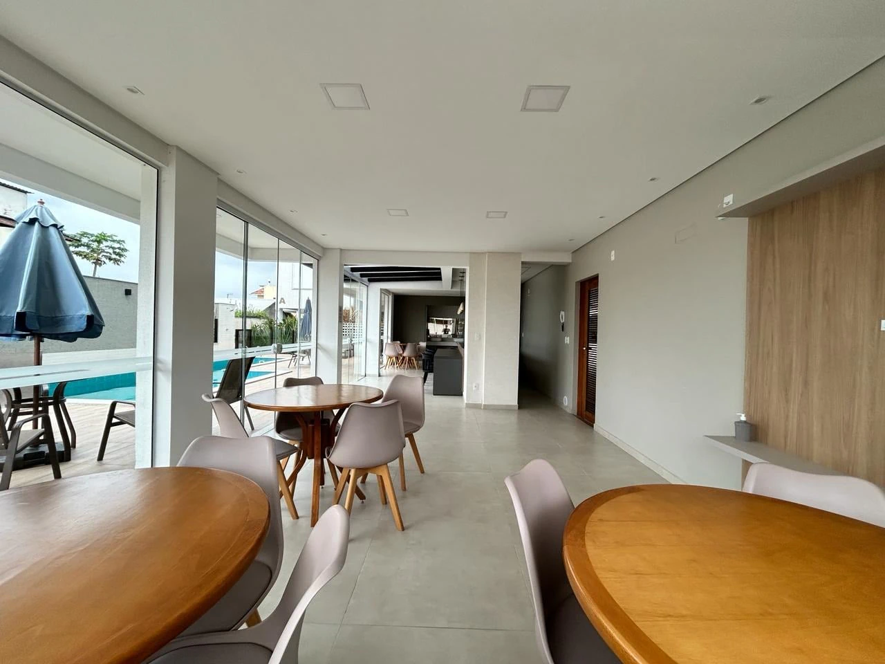 3-bedroom apartment with a washing machine in Florianópolis — photo 16