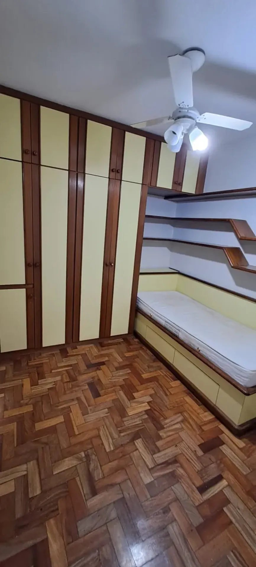 Wood or laminate floors in a 2-bedroom apartment, 88 m² — photo 19