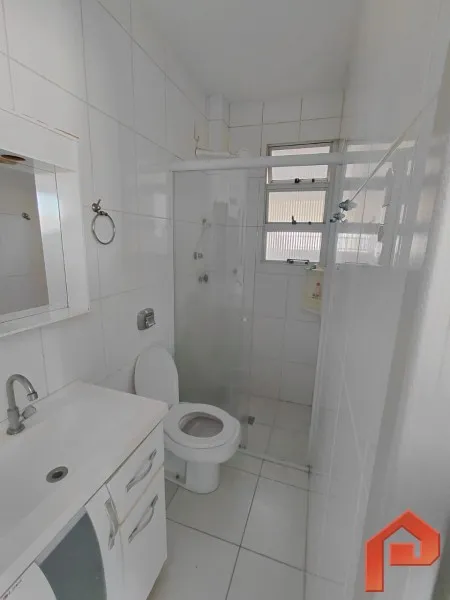 Apartamento con 2 dormitorios y cocina cerrada con cocina a gas — photo 17