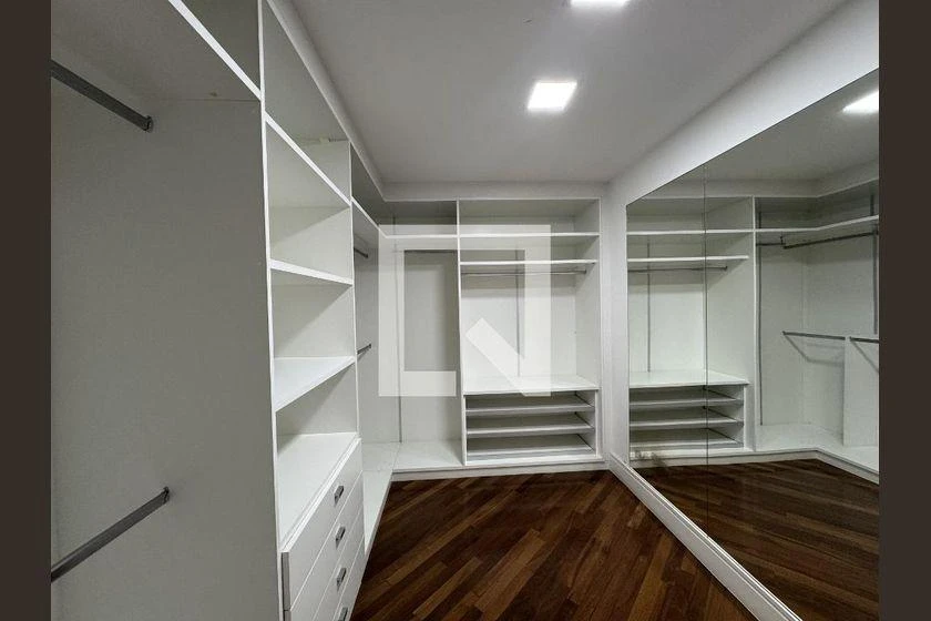 5 quartos e banheira: casa de 1000 m² — photo 6