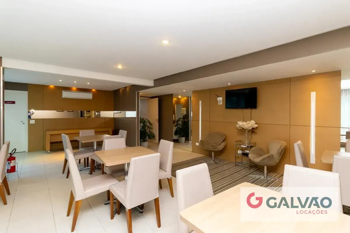 3-bedroom apartment in a building with a coworking space — photo 31