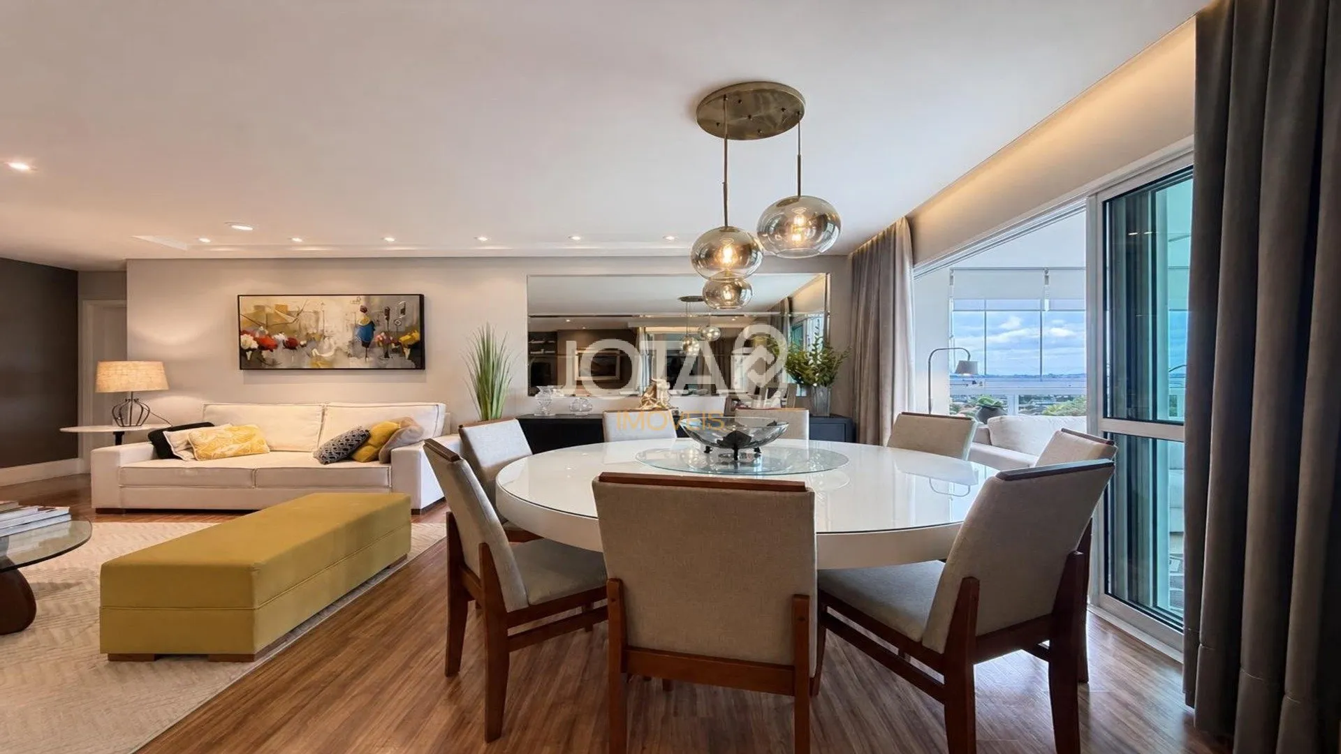 Furnished apartment, 267 m², with floor-to-ceiling windows — photo 31