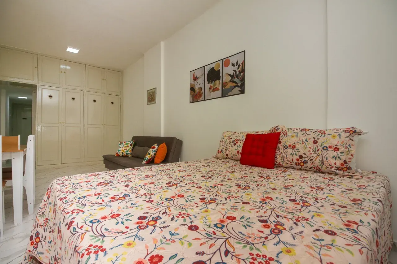 Furnished 1-bedroom apartment with gas stove kitchenette — photo 7