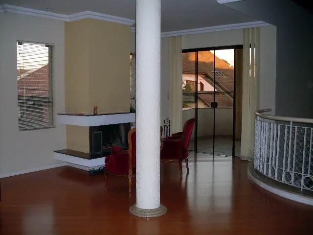 4-bedroom house with a bathtub in Curitiba — photo 3