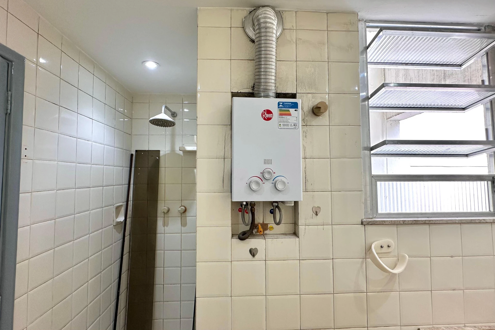 Квартира з 2 спальнями та 1 ванною і 1 паркомісцем — photo 32