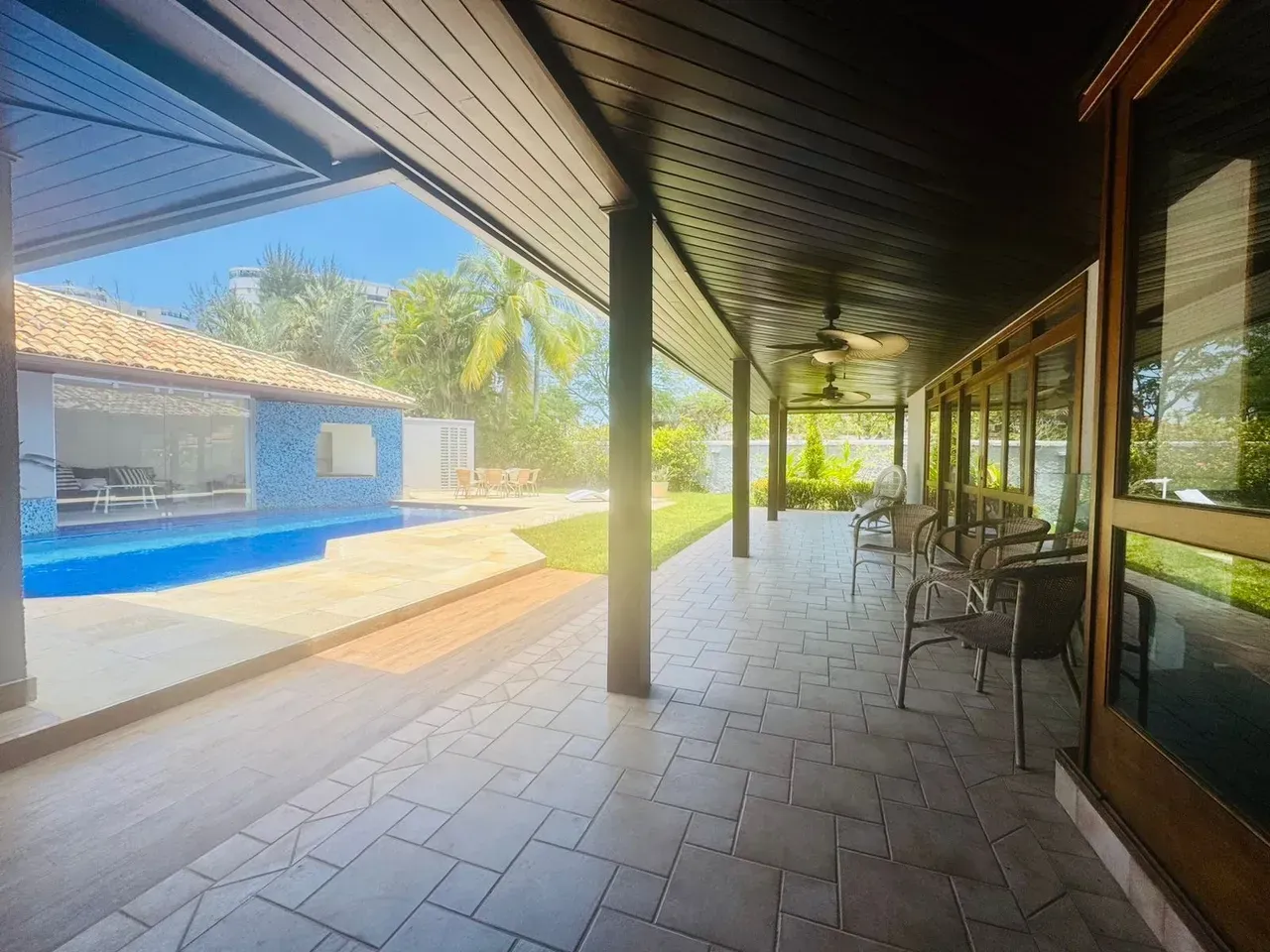 House with 5 suites and an integrated kitchen — photo 15