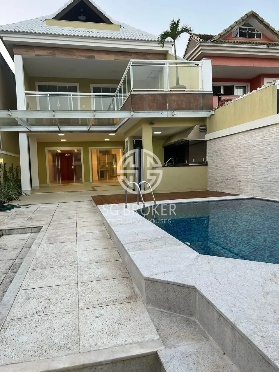 Casa com 5 suítes, cozinha fechada a gás e 500 m² — photo 4