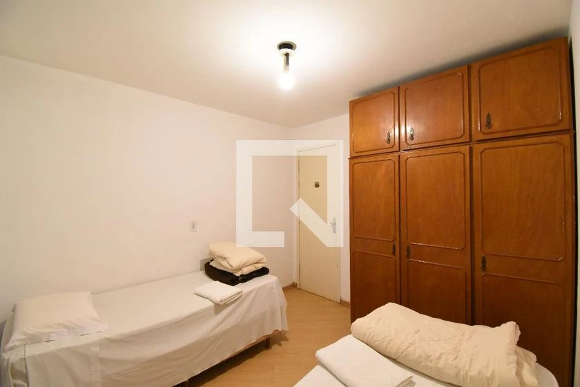 1-bedroom apartment with open-plan kitchen and gas stove — photo 12
