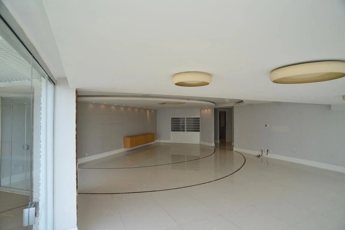Ванна та 4 спальні: квартира 300 м² — photo 20