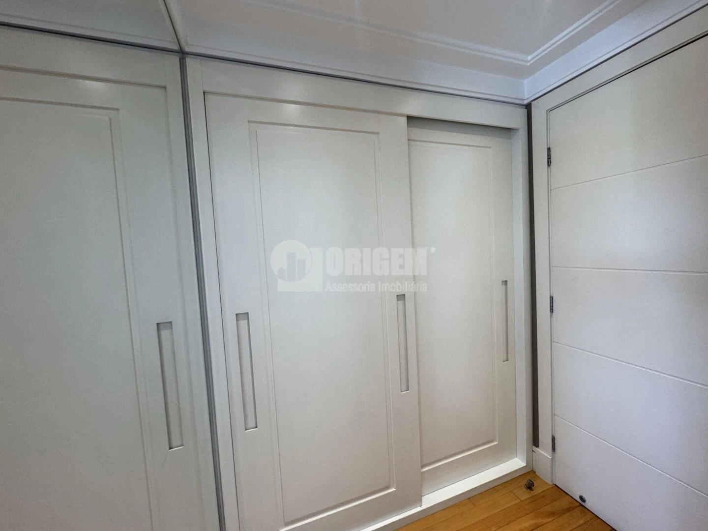 2-bedroom apartment with a bathtub in Curitiba — photo 14