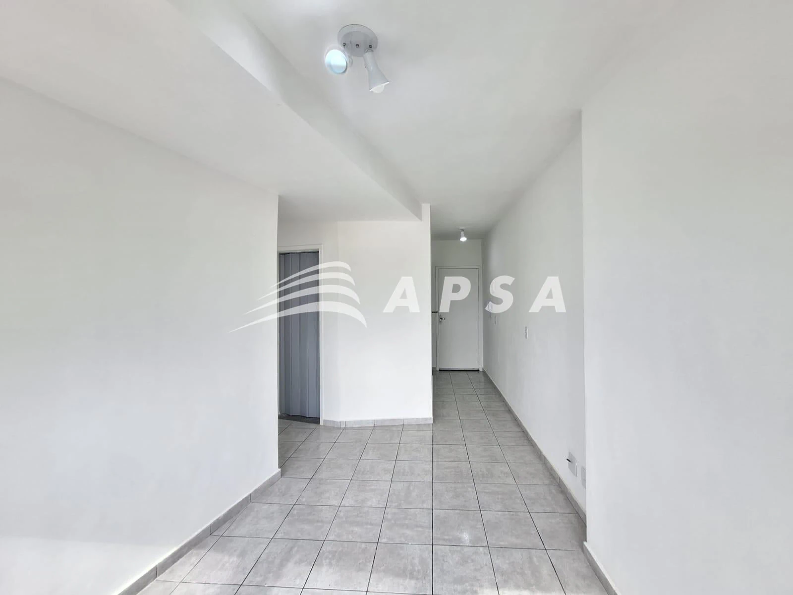 Apartamento de 1 quarto com janelas do piso ao teto — photo 4