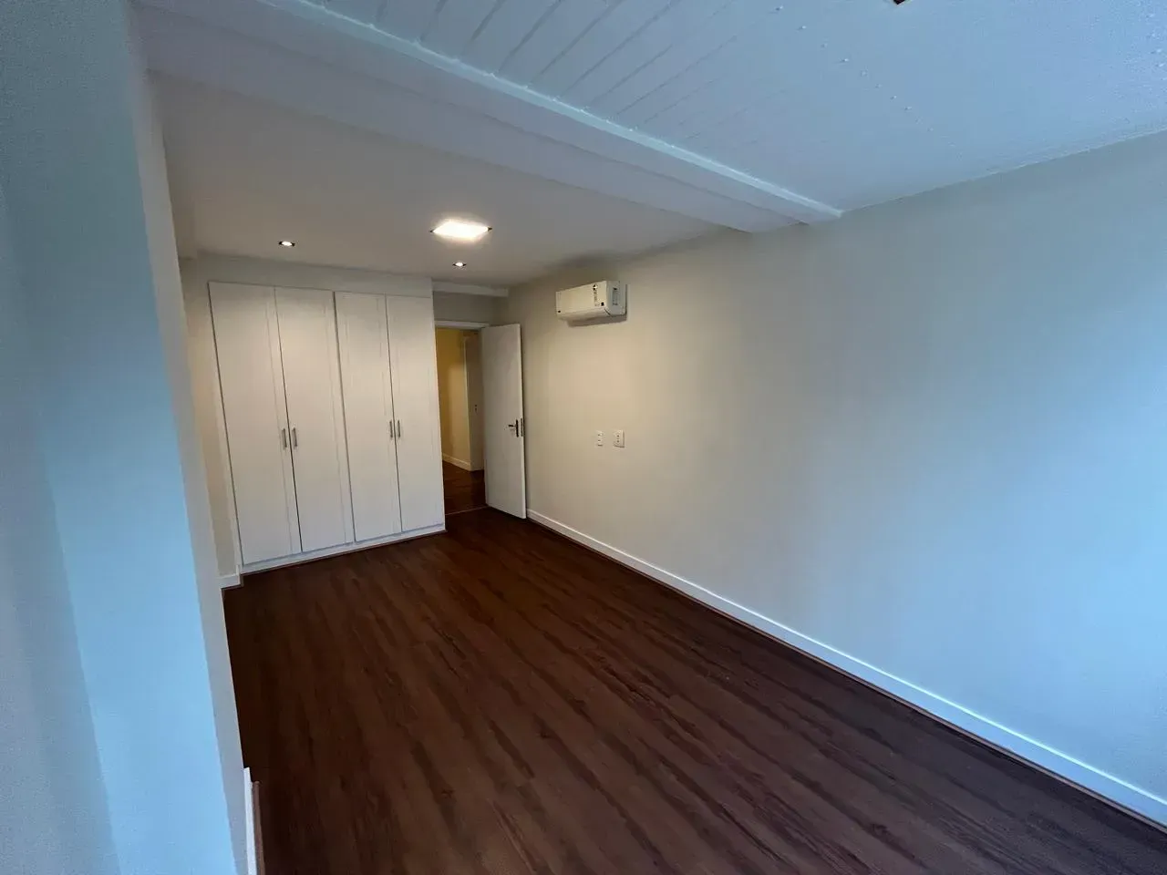 Apartment for rent with 4 bedrooms and 4 bathrooms — photo 15