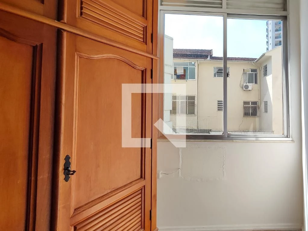 1-bedroom apartment with a gas stove kitchenette — photo 18