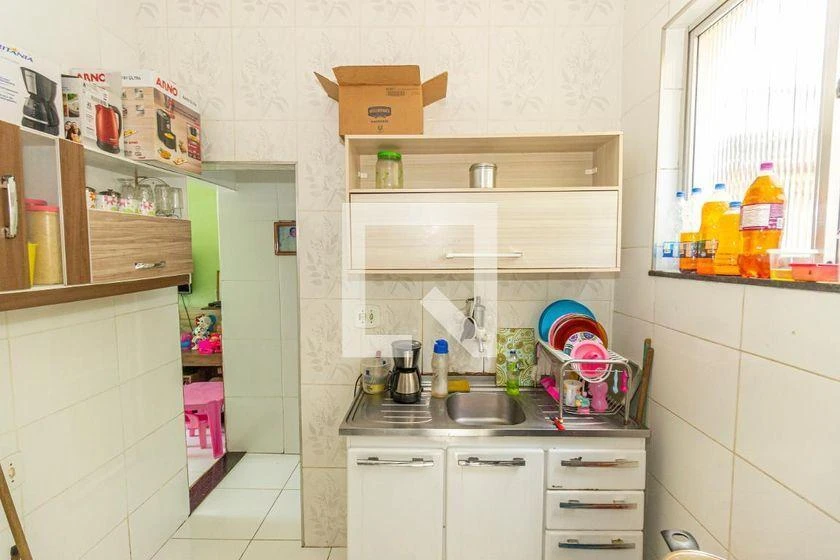 Apartamento mobiliado com 2 quartos e cozinha com fogão a gás — photo 32