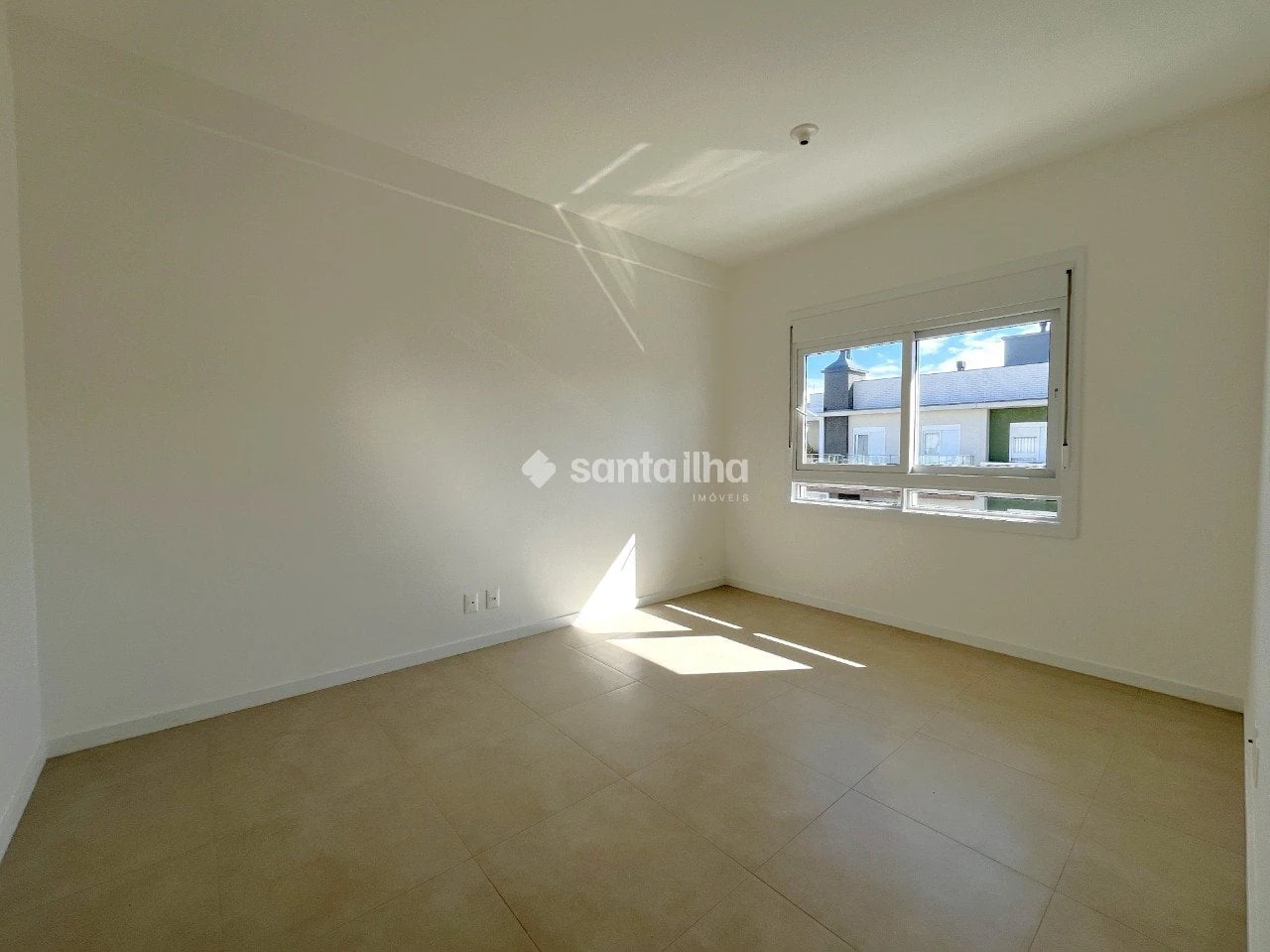 Вид на воду та 3 спальні: квартира 192 м² — photo 22
