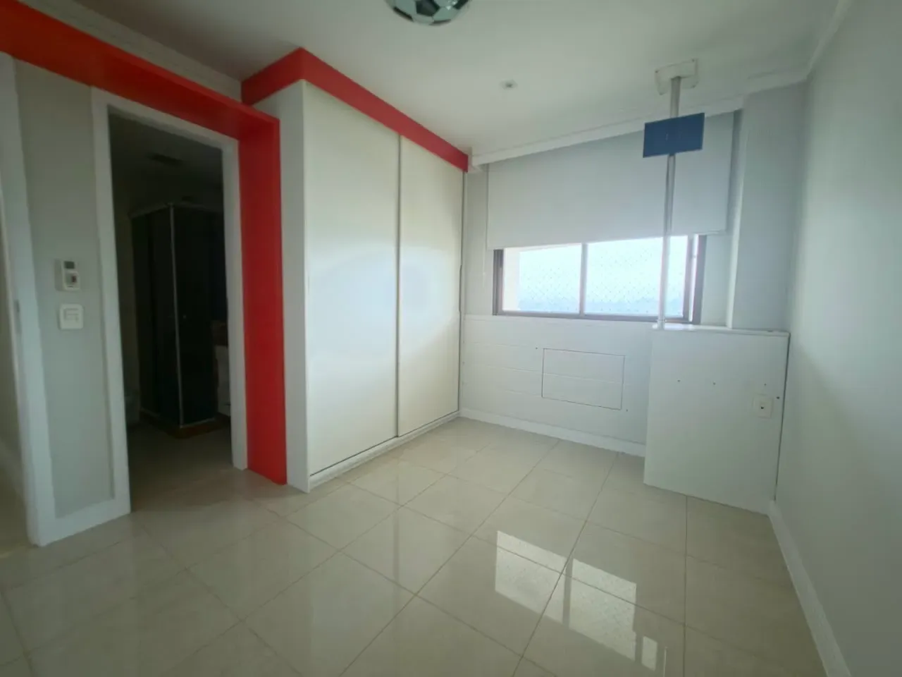 240 m² apartment with a bathtub and a grill on the balcony — photo 18