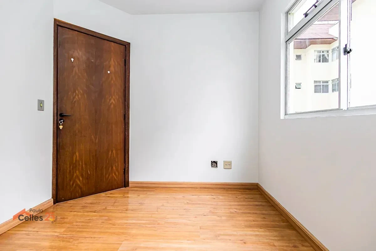 3-bedroom apartment with wood or laminate floors in Curitiba — photo 21