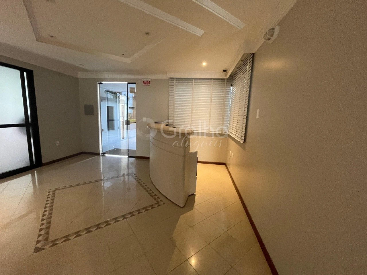 Apartamento com piso de madeira ou laminado, Centro — photo 16