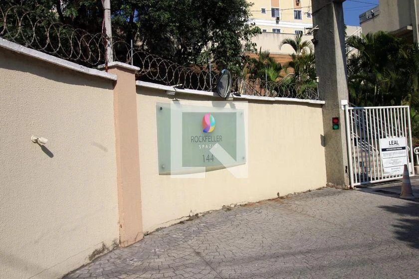 2-bedroom apartment in a building with a gym — photo 37