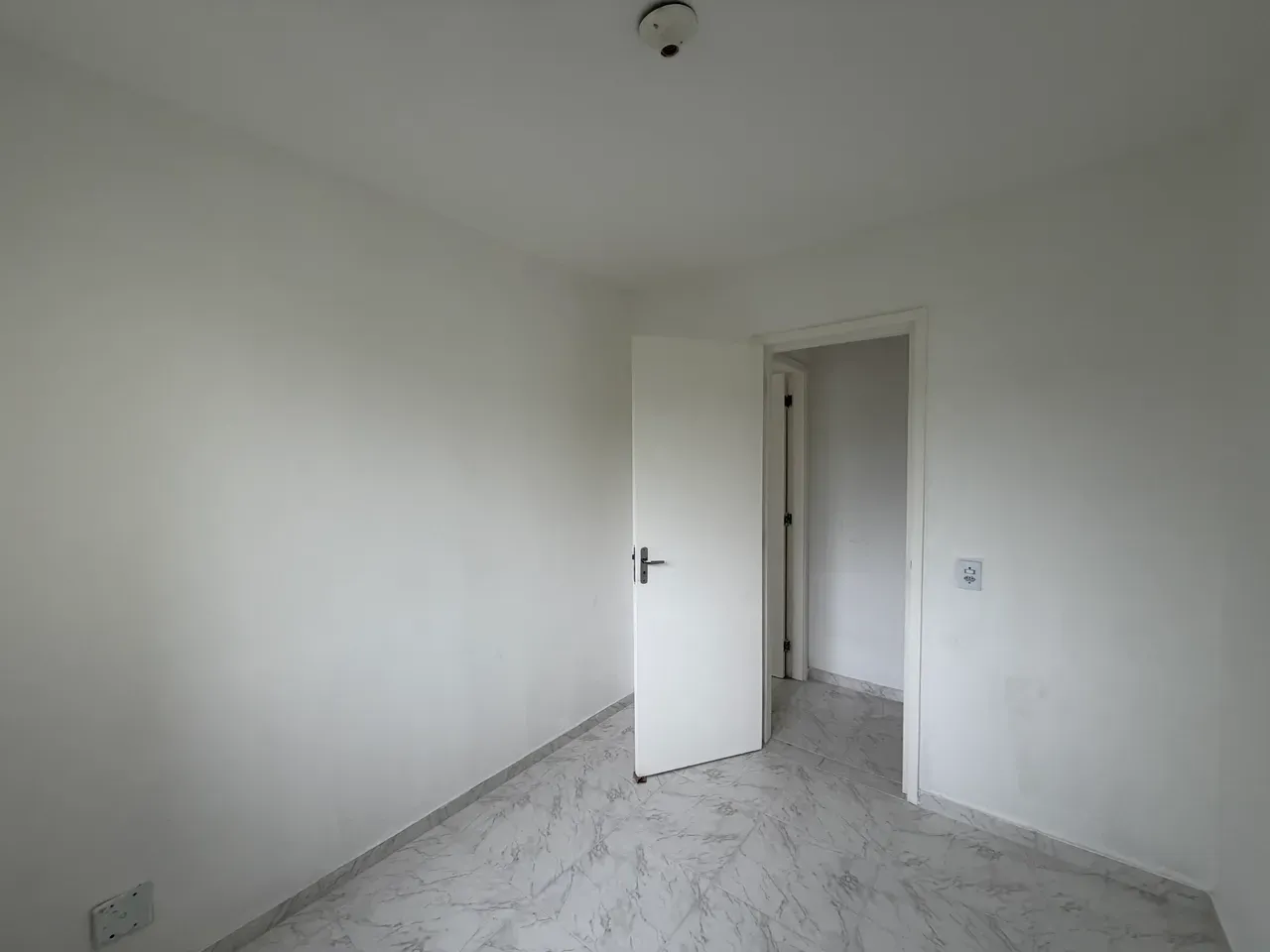 Apartment on the 5th floor with a mountain view — photo 9