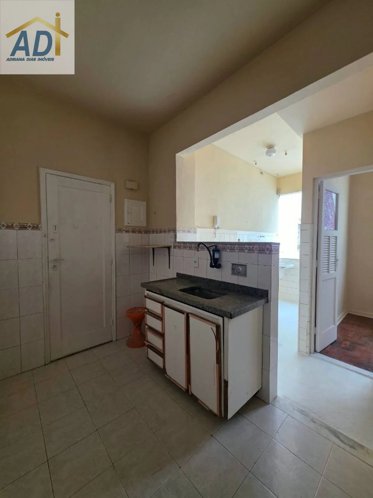 Apartamento de 2 quartos com cozinha fechada separada — photo 3