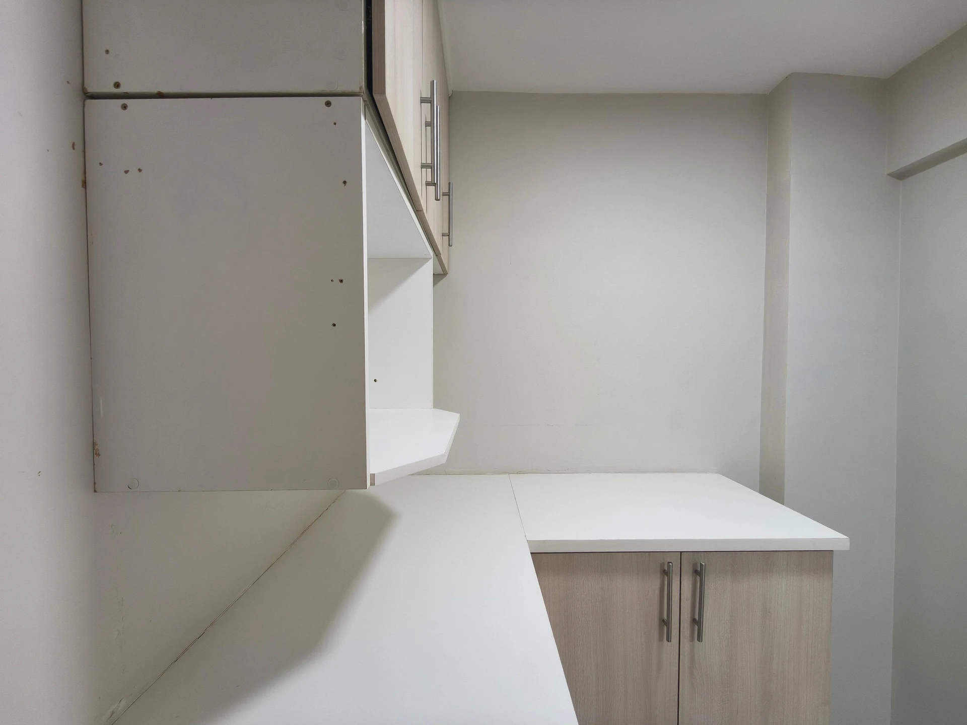 Unfurnished 2-bedroom apartment with a closed kitchen — photo 5