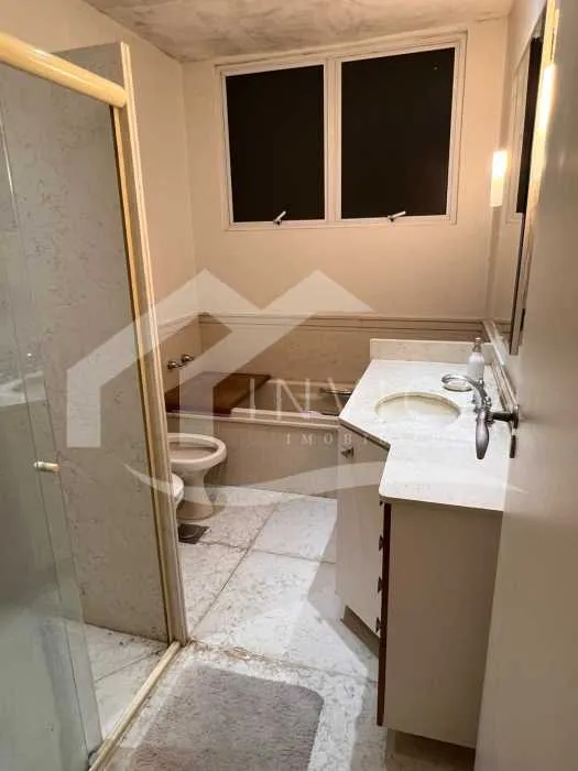 Furnished apartment, 215 m², with a bathtub — photo 15