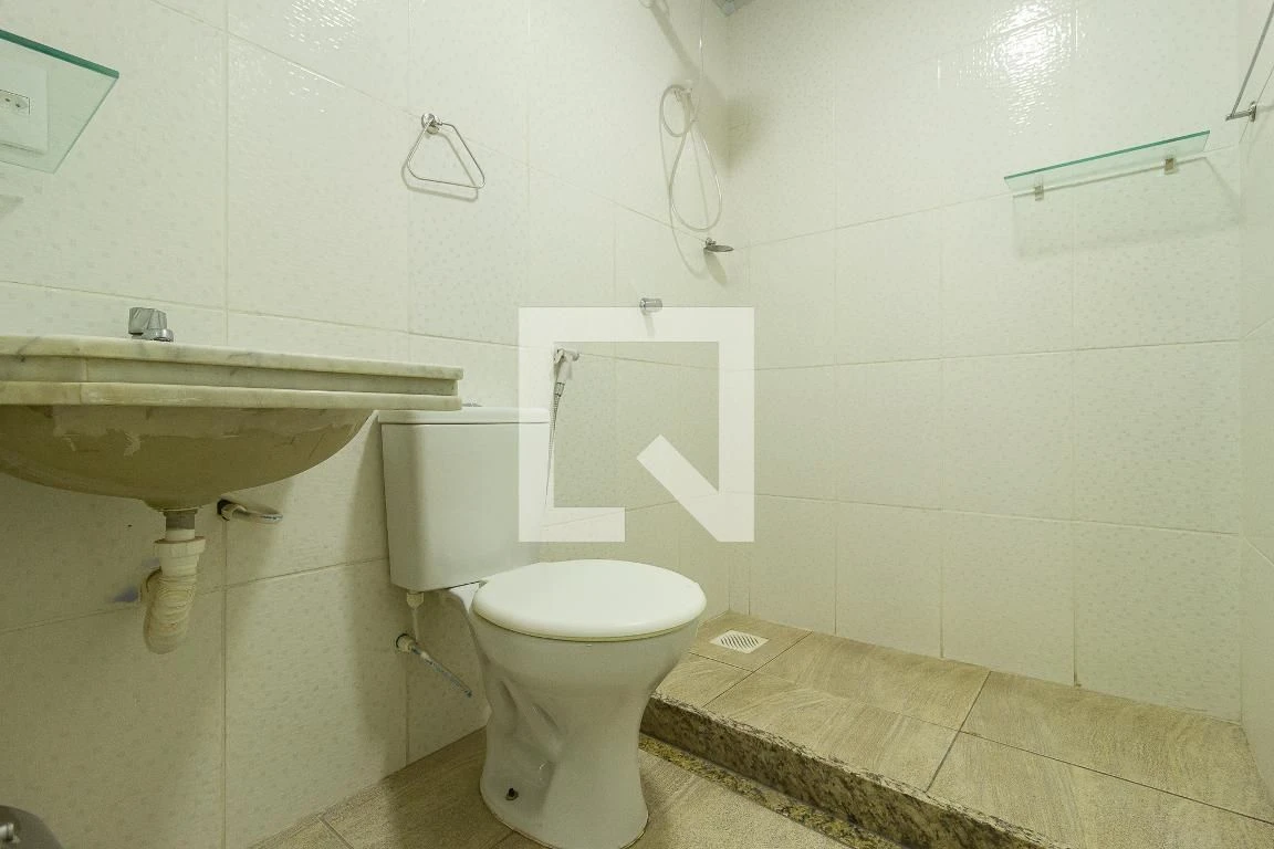 200 m² house with a private BBQ and a private pool — photo 27
