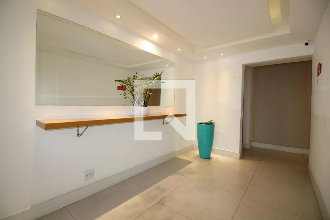 Furnished apartment with open-plan kitchen and 2 bedrooms — photo 27