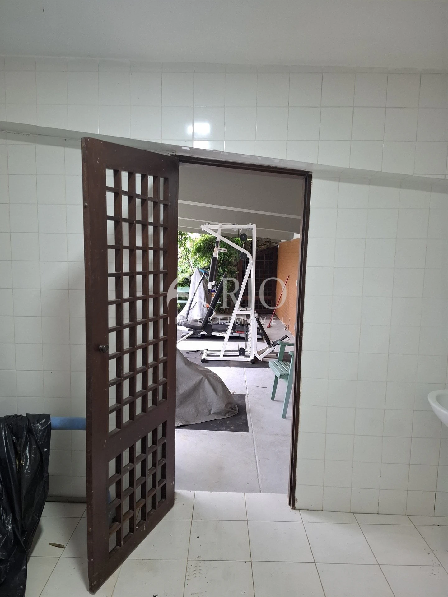 Furnished house with 4 bedrooms and 945 m², 4 parking — photo 2