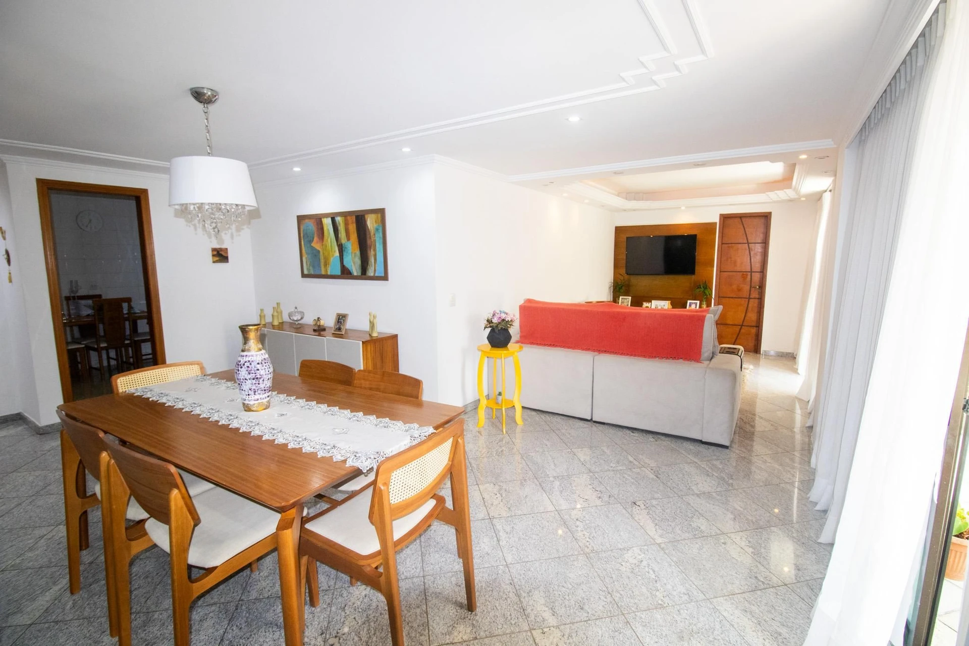 Furnished apartment with 3 bedrooms and a balcony — photo 20