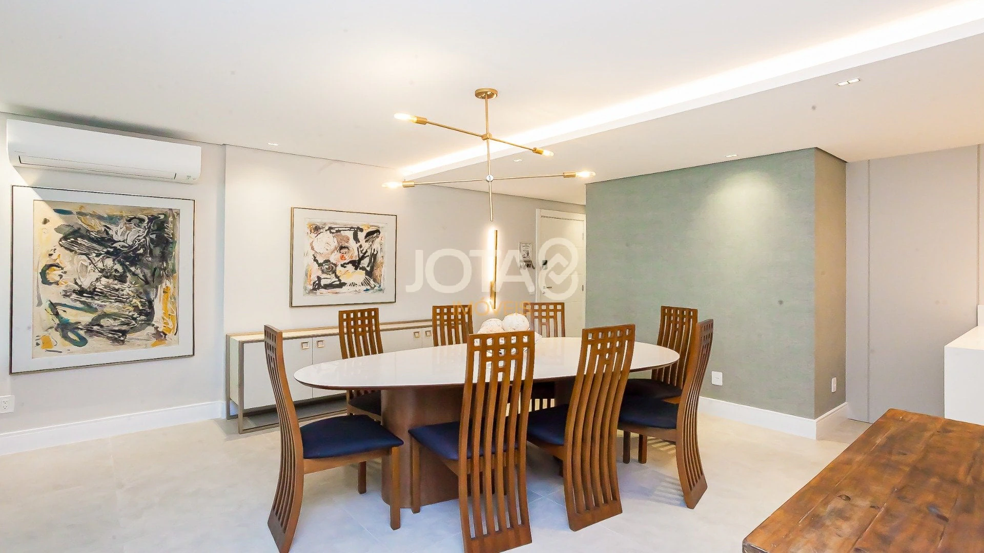 199 m² apartment with 2 bedrooms and a suite, 2 parking — photo 25