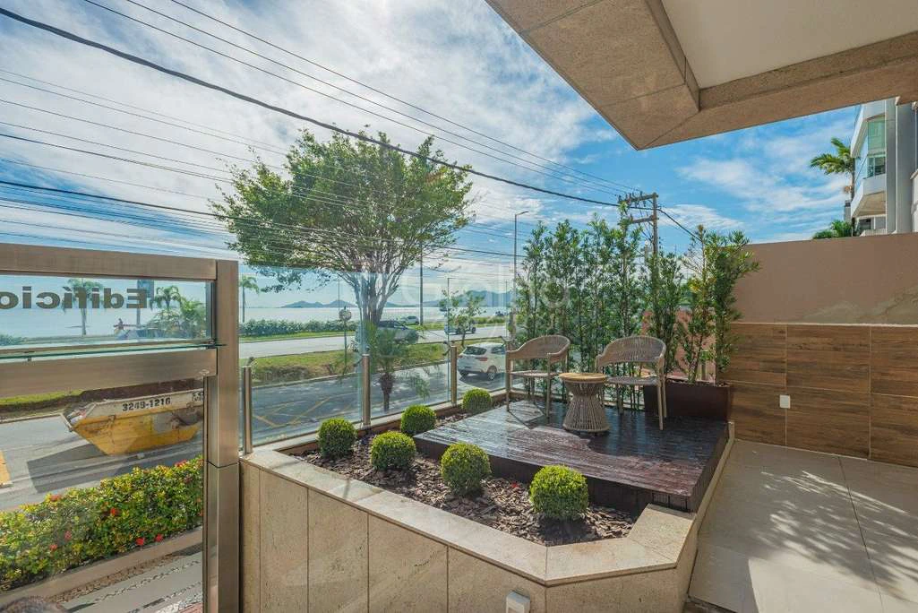 Apartamento mobiliado com 4 quartos e 349 m² — photo 2
