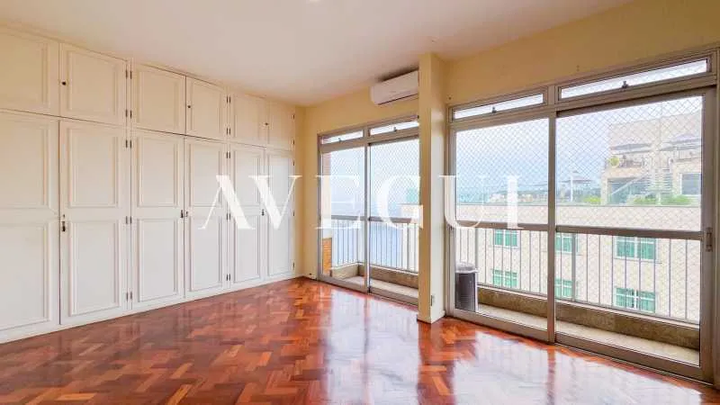 Unfurnished apartment with 4 bedrooms and floor-to-ceiling windows — photo 10